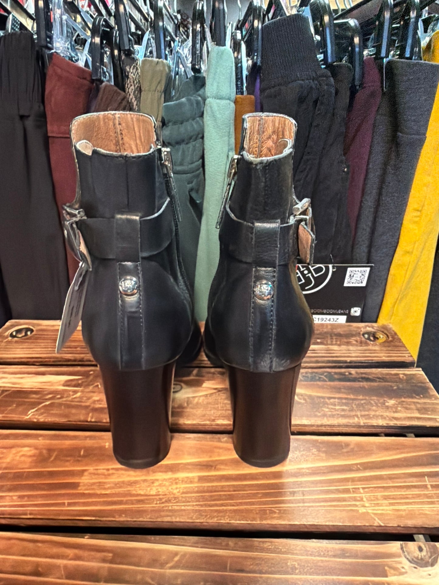 Donald Pliner Boots Sz 6.5