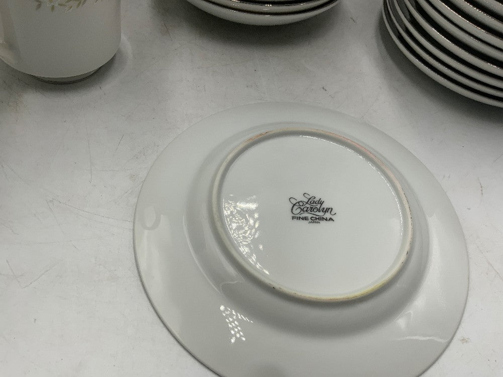 Lady Carolyn China 60 pc Set