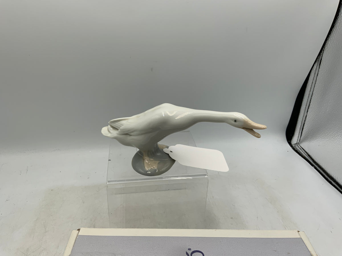 Lladro Swan