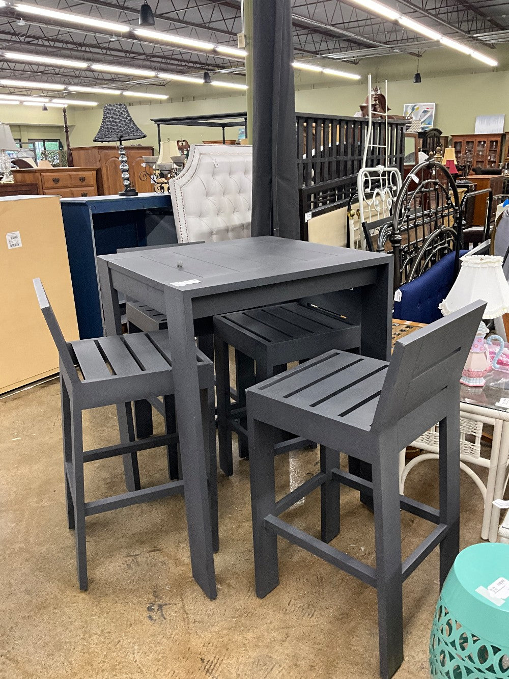 Metal Outdoor Hightop Table w/ 4 Barstools