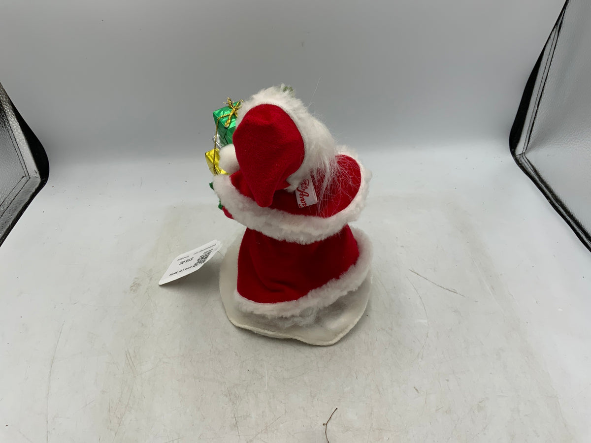 Anna Lee Santa