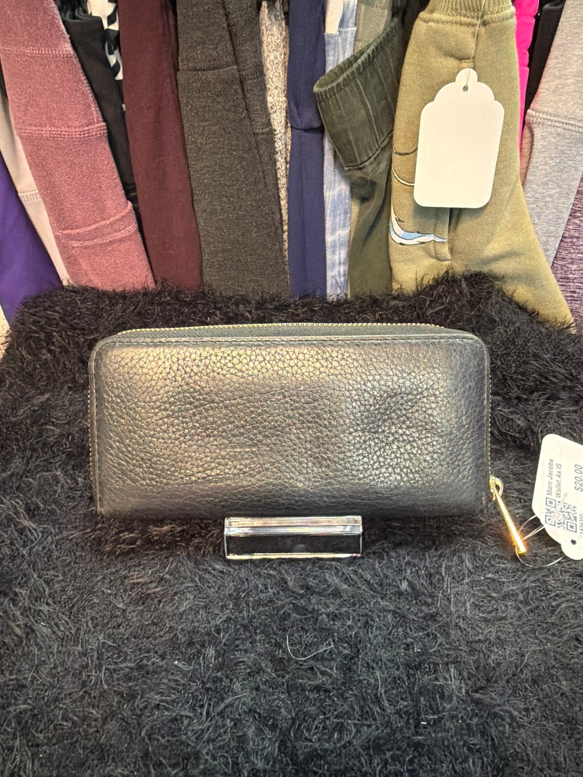 Marc Jacobs Wallet As IS