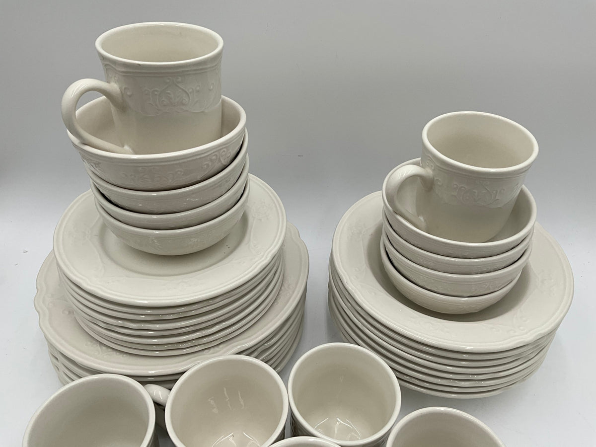 Thompson Pottery Dish Set Place Setting for 8 W/Extras