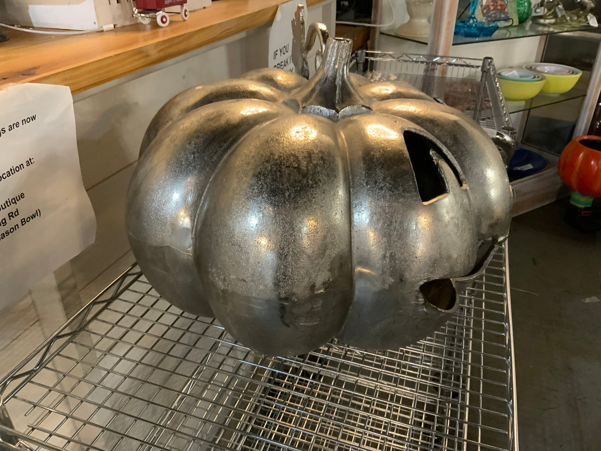 Lg Silver Jack-o-Lantern