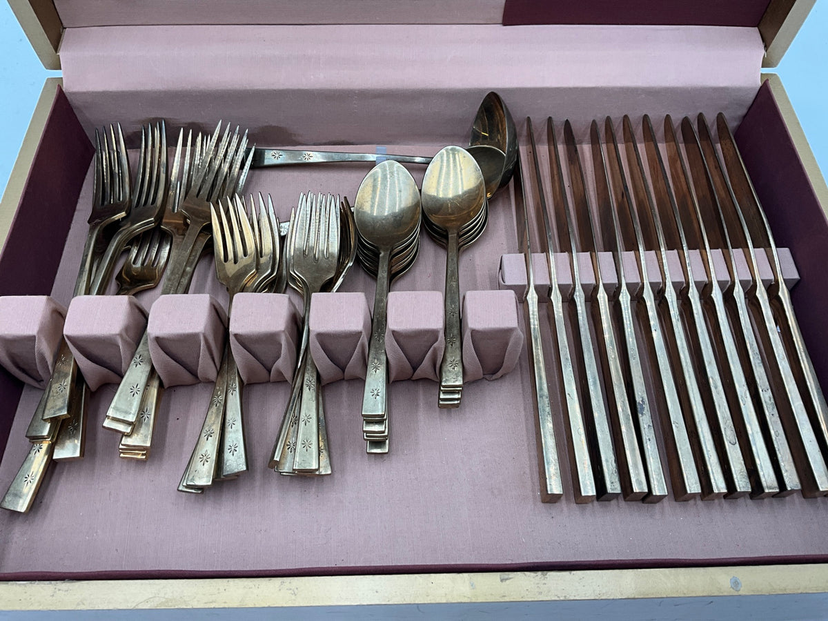 12 Place Setting Dirilgte Silverware