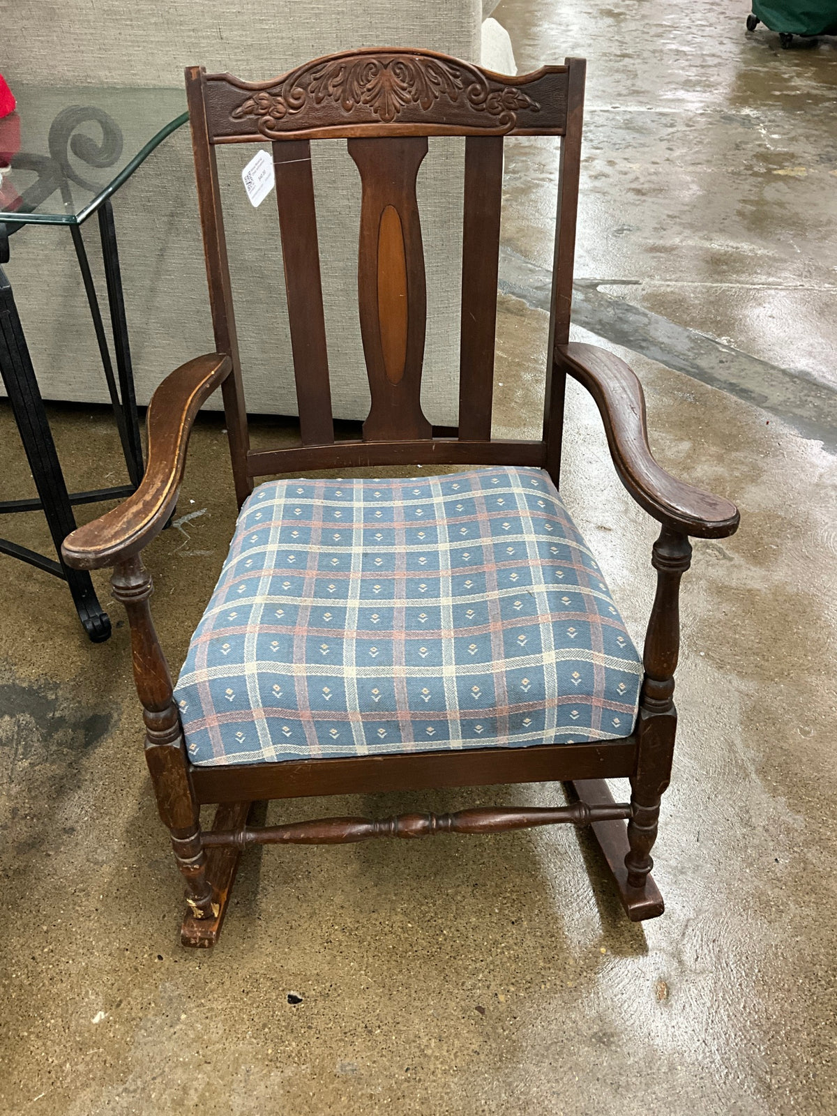 Wood Rocking Chair w/Cushion