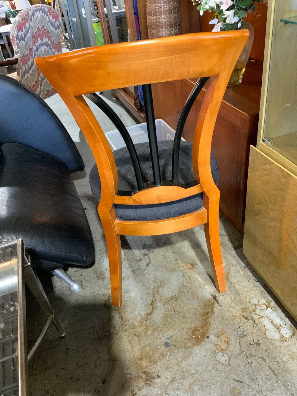 Accent Chair Black/Wood