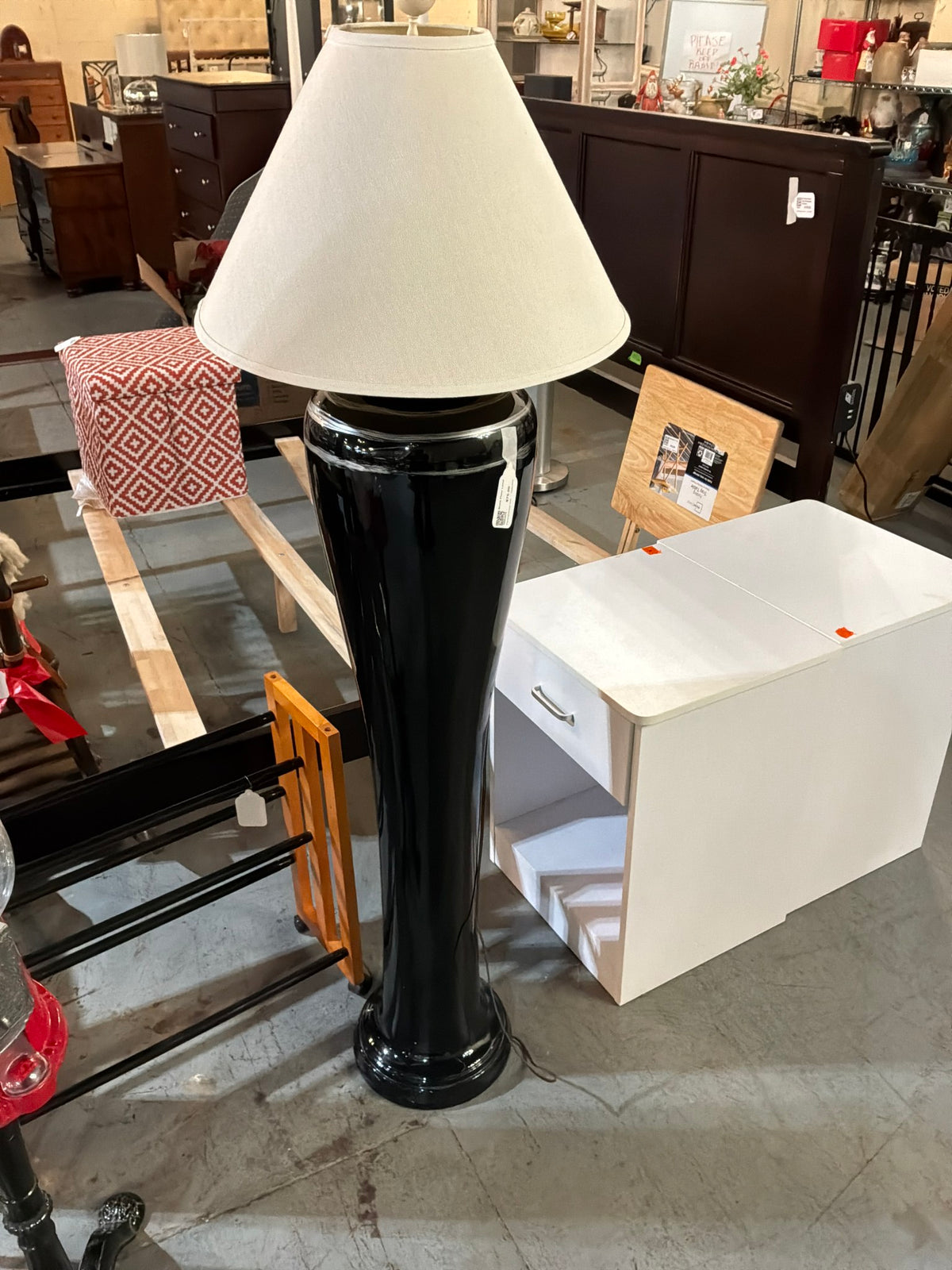 Black Floor Lamp