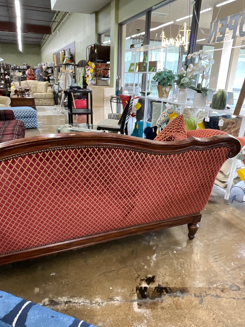 Thomasville Red & Gold Sofa w/ Wood Trim & 5 Pillows