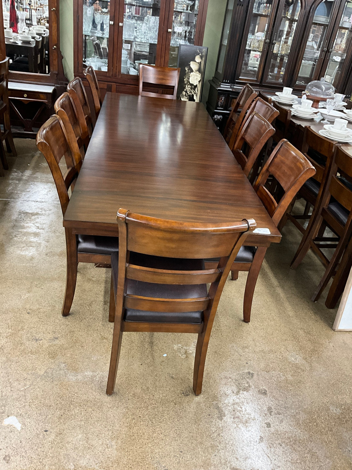Hillside Dining Table w/ 10 Chairs
