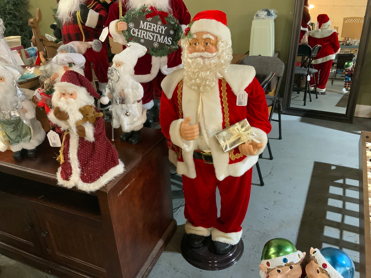 Santa Holding Present / Dancing Santa