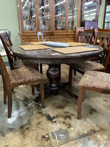 Ashley Table w/ 6 Chairs