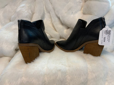 Vince Camuto Boot sz 7.5