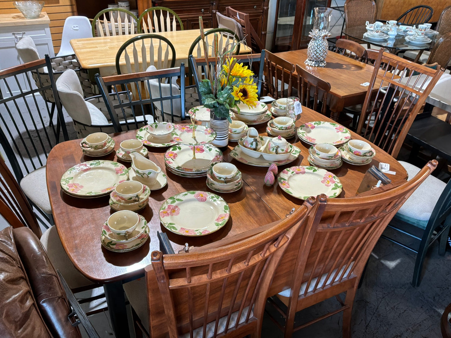 Dining Table w/ 8 Chairs and Leaf