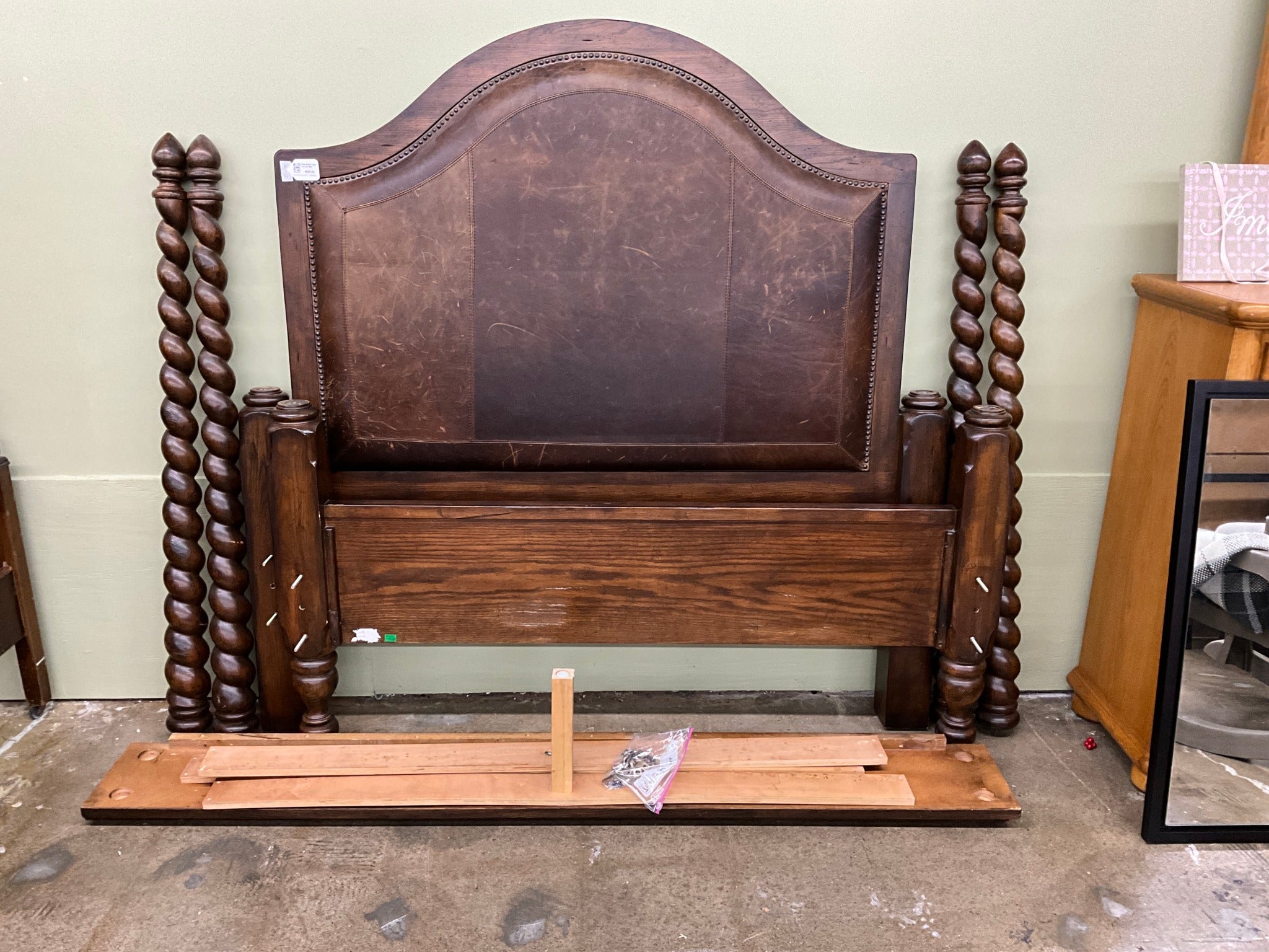 Eddie Bauer Lane Queen Size Bed