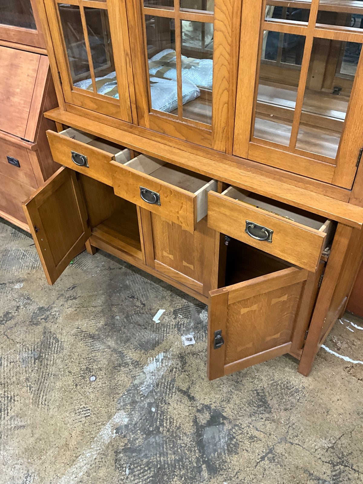 Basset Oak Hutch