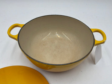 LeCreuset Yellow Round Pot w Lid