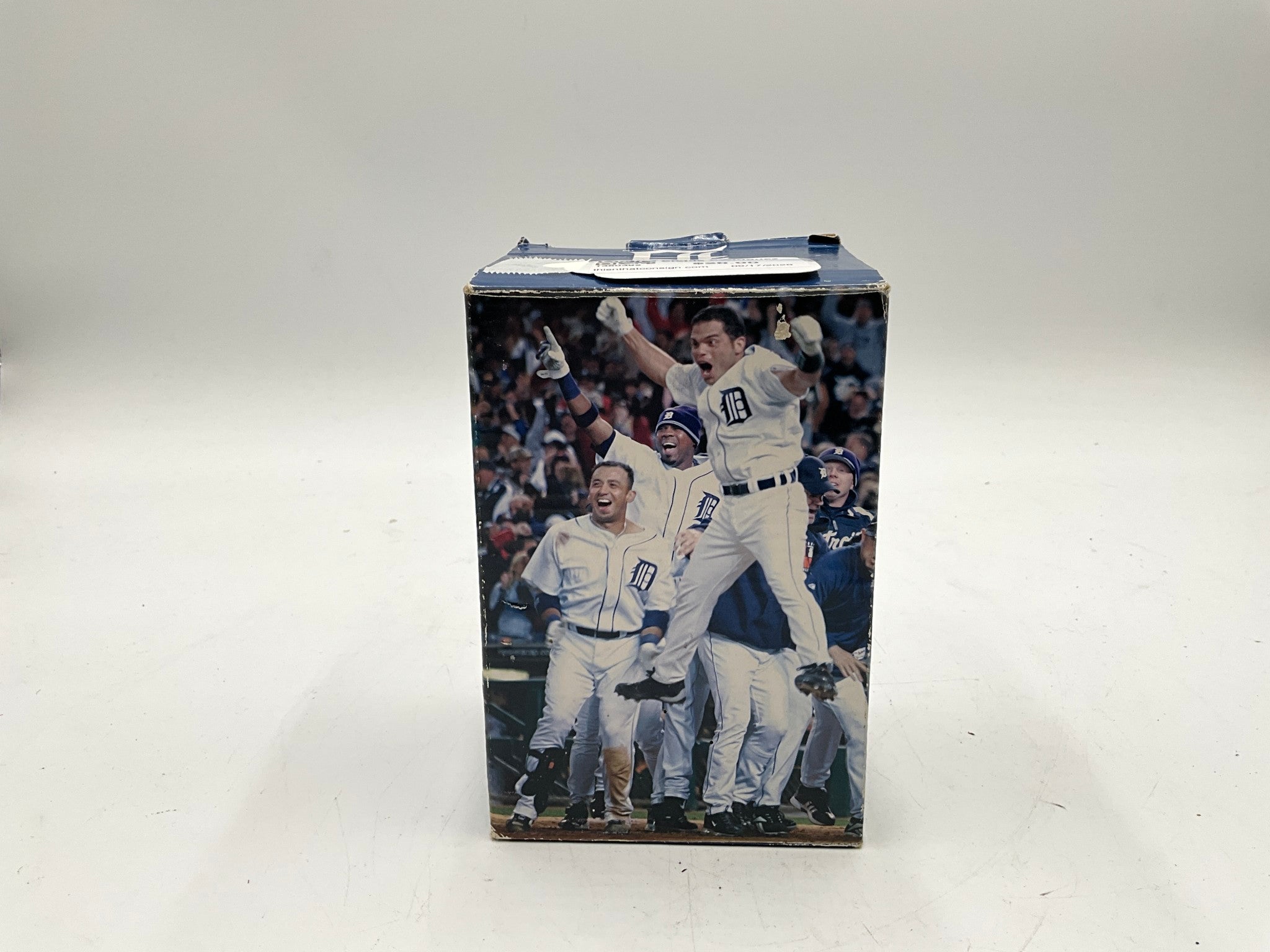 Pudge Rodriguez Statue