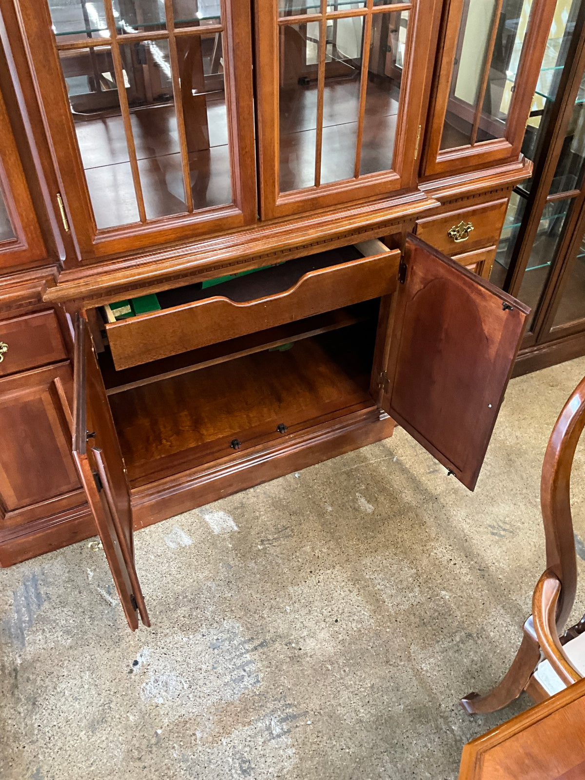 2pc Hutch