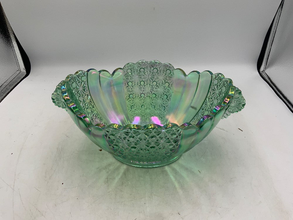 Fenton Sea Mist Green Daisy Button Glass Bowl