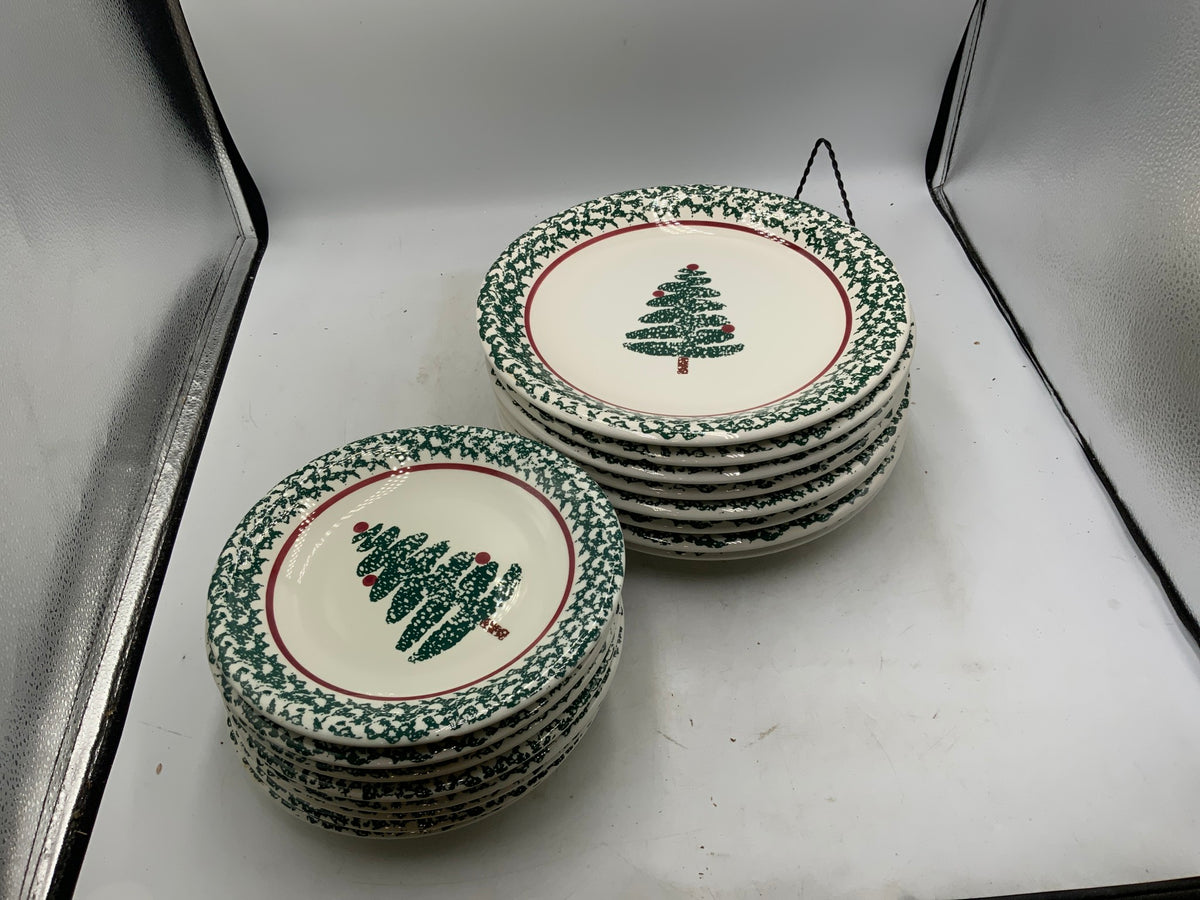 Furio Christmas Dish Set of 16