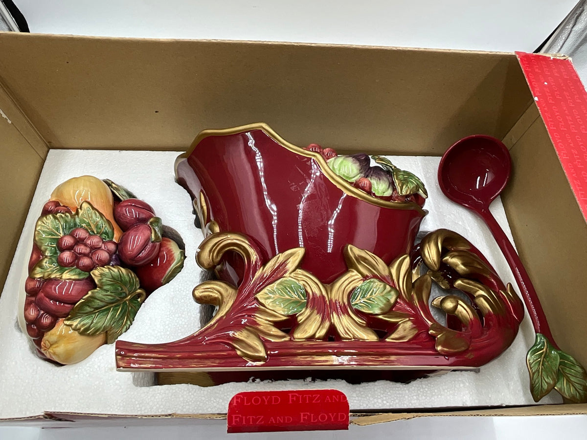 Fitz & Floyd Renaissance Sleigh Tureen & Ladle