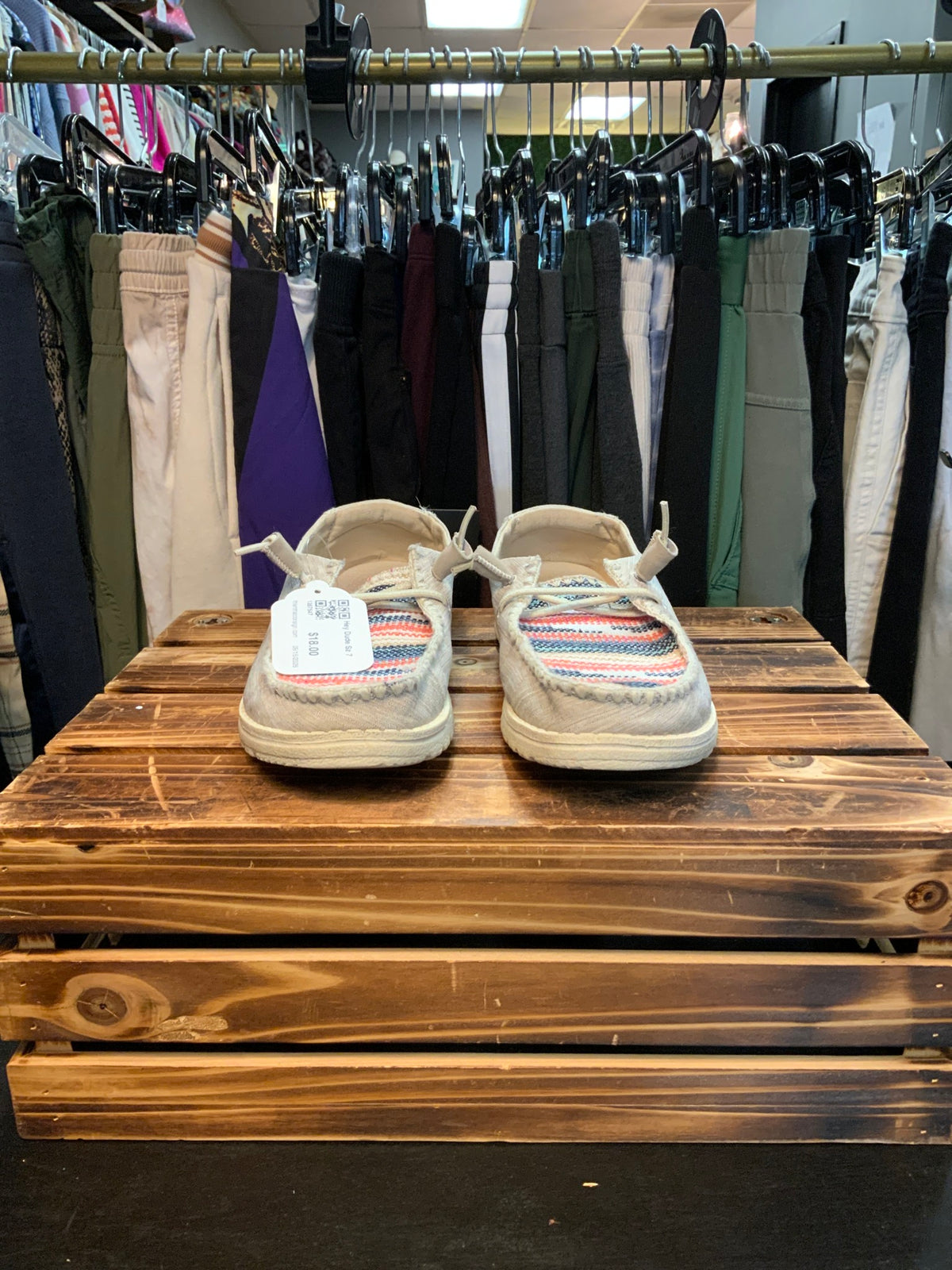 Hey Dude Sz 7 - Call when purchasing to confirm pair 