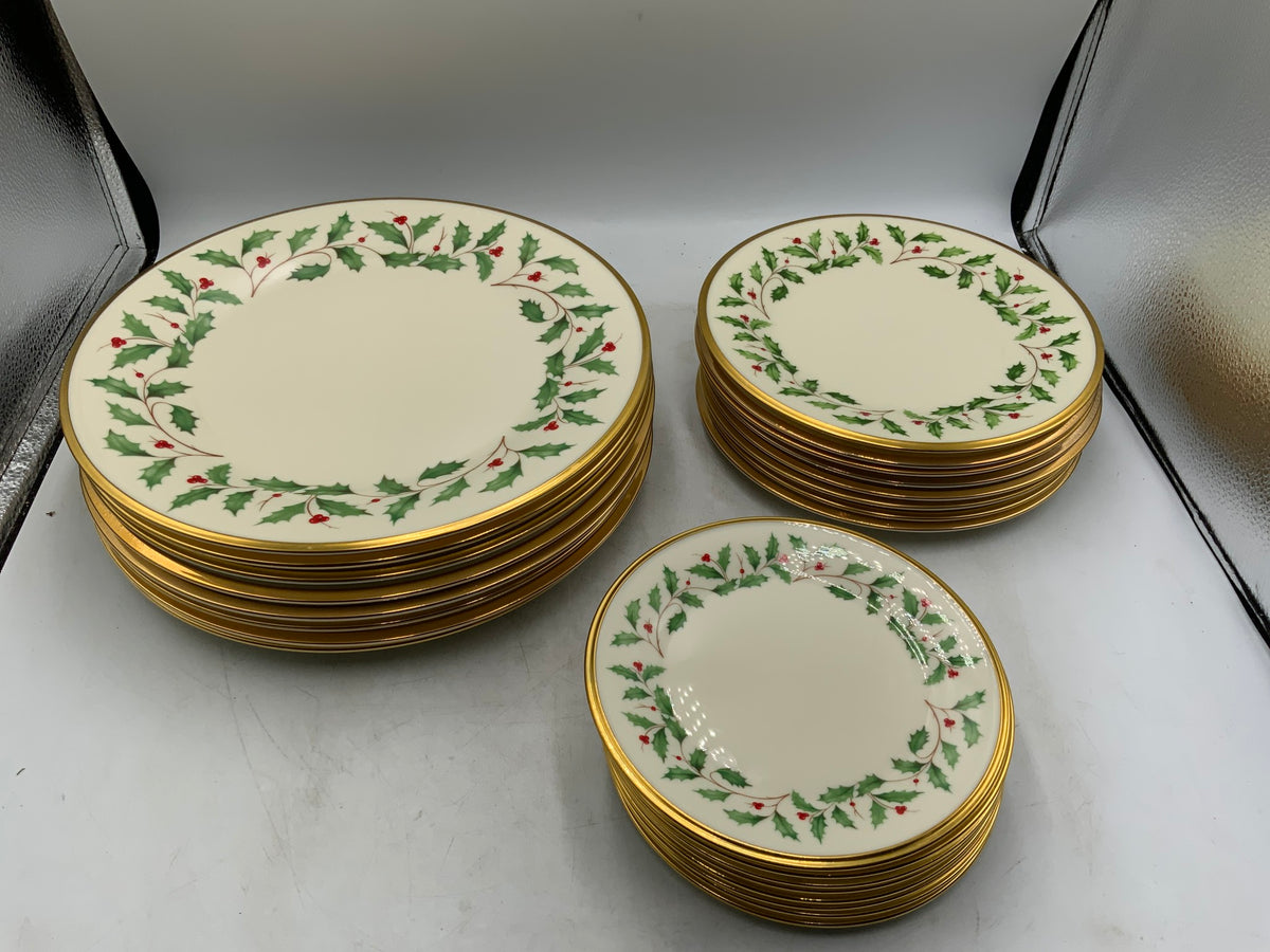 Lenox Holiday 24 pc Dish Set