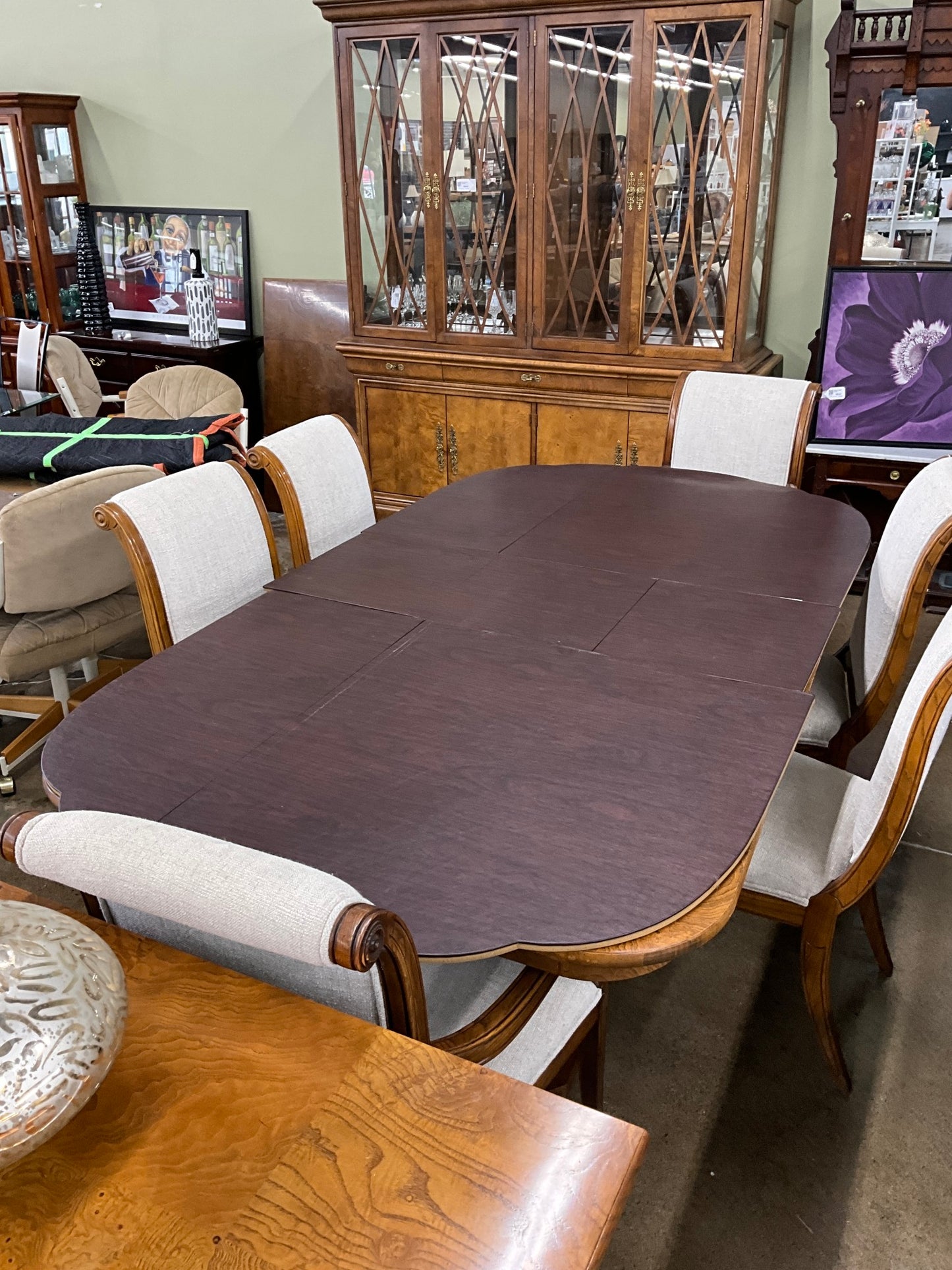 Henredon Table w/ 6 Chairs & 2 Leaves