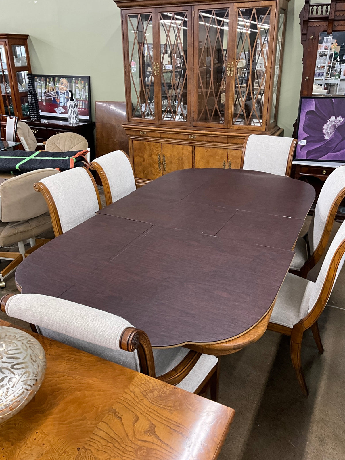 Henredon Table w/ 6 Chairs & 2 Leaves