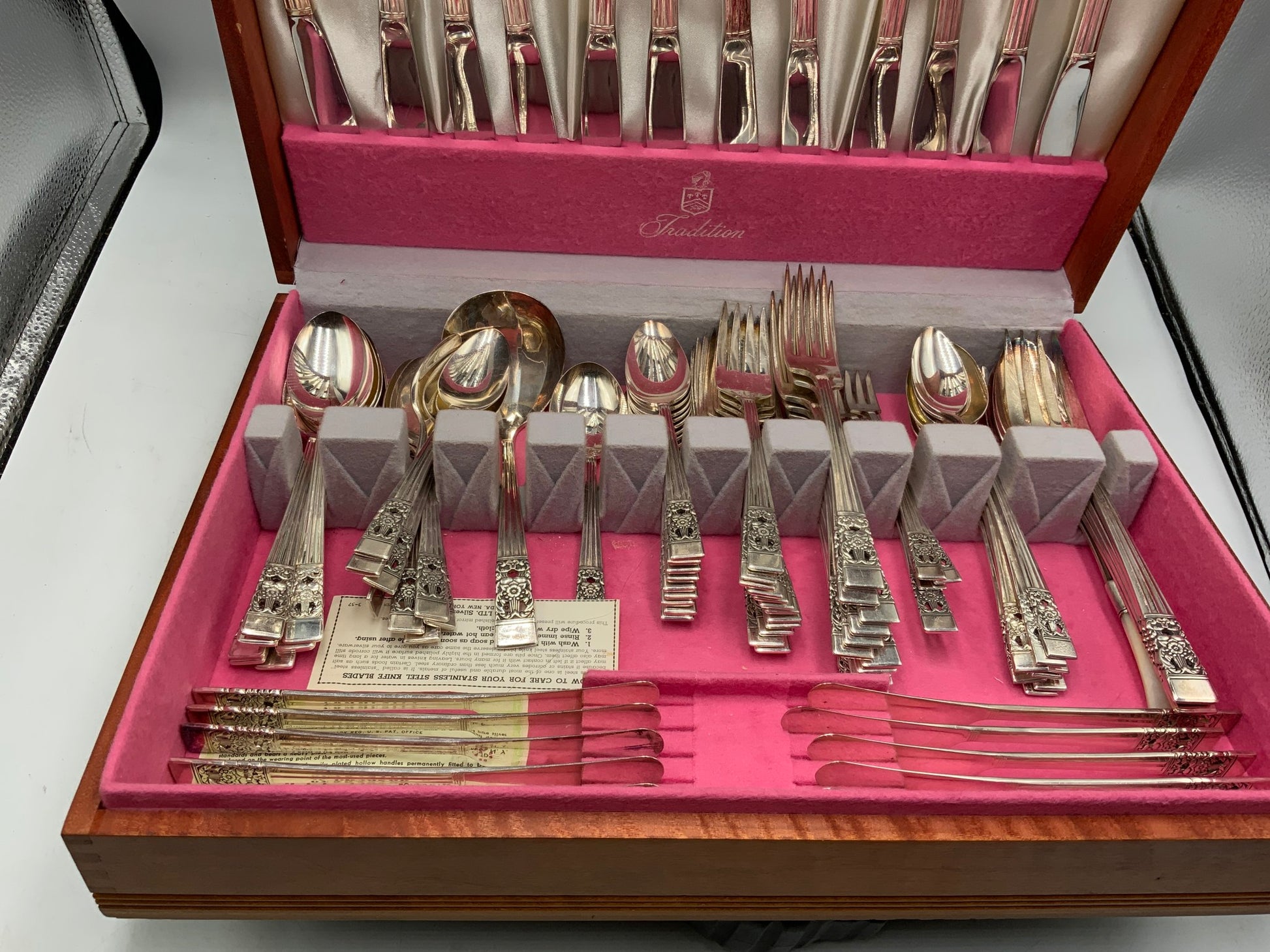 Community Flatware in Box