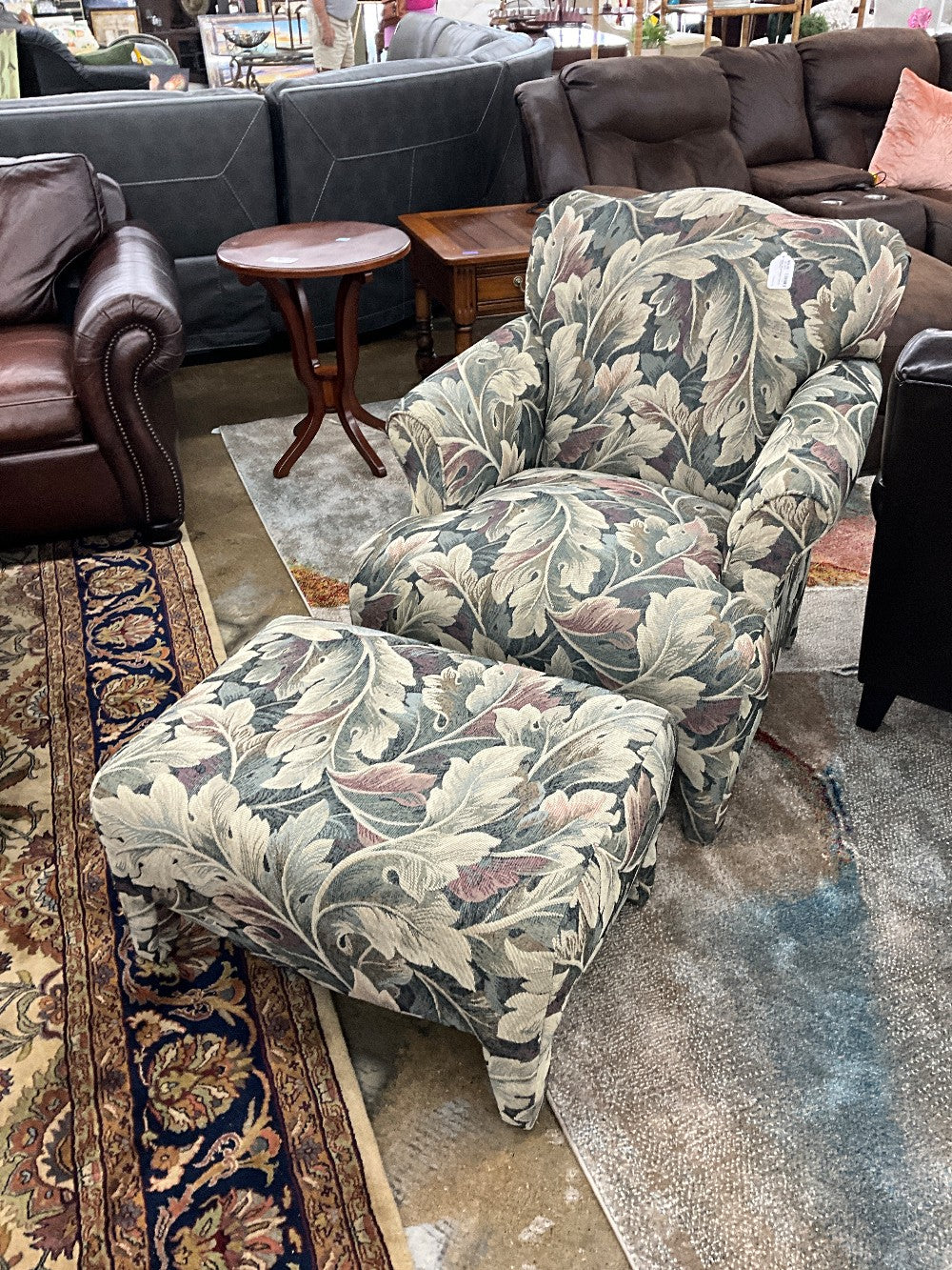 Seally Floral Accent Chair w Ottoman
