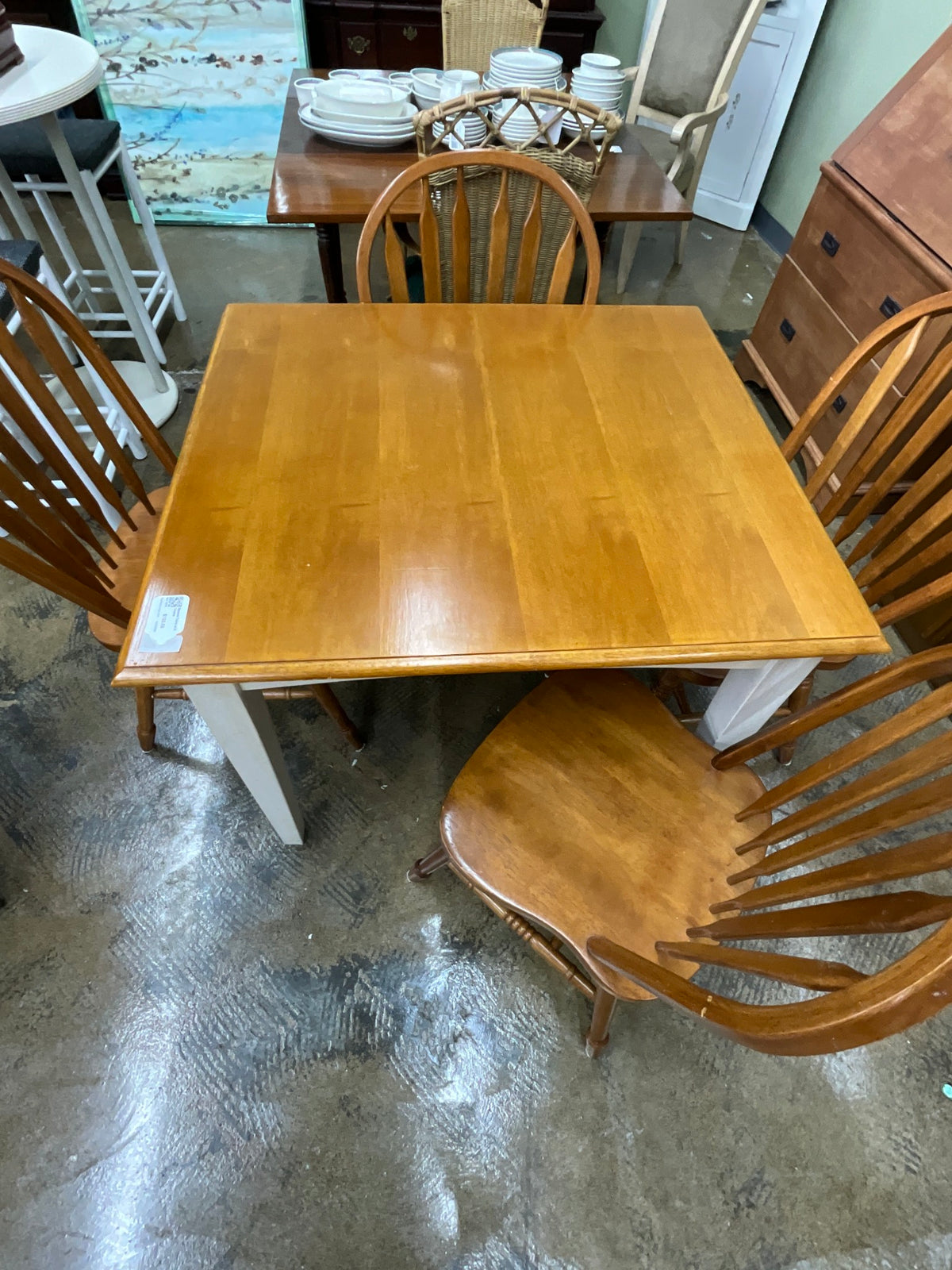 Square Table w/ 4 Chairs