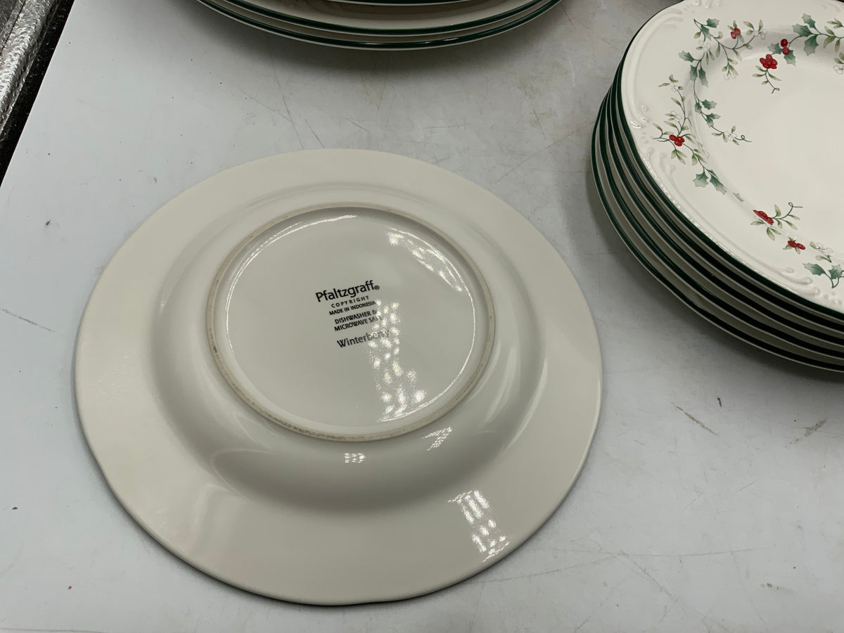 Pflatzgraff Winterberry 24 pc Dish Set