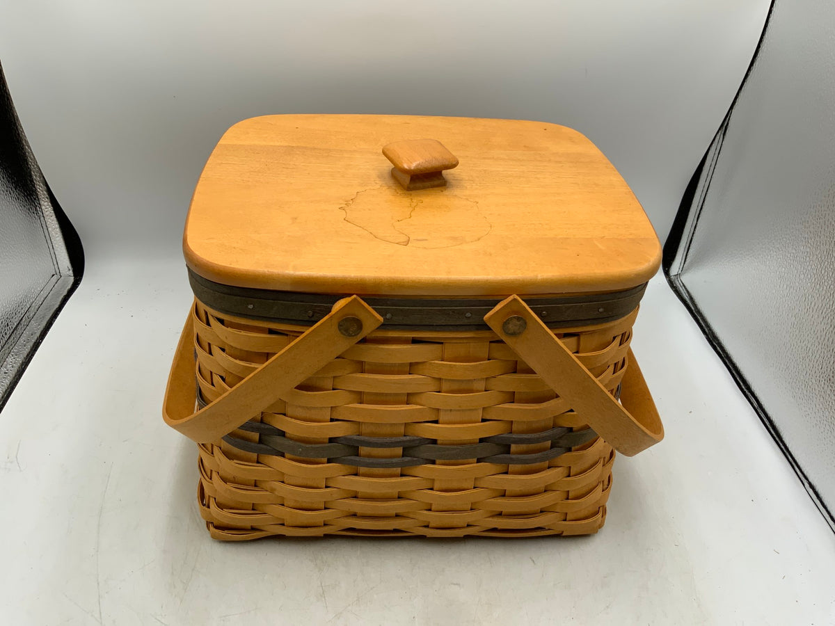 Longaberger 1998 Basket with Lid