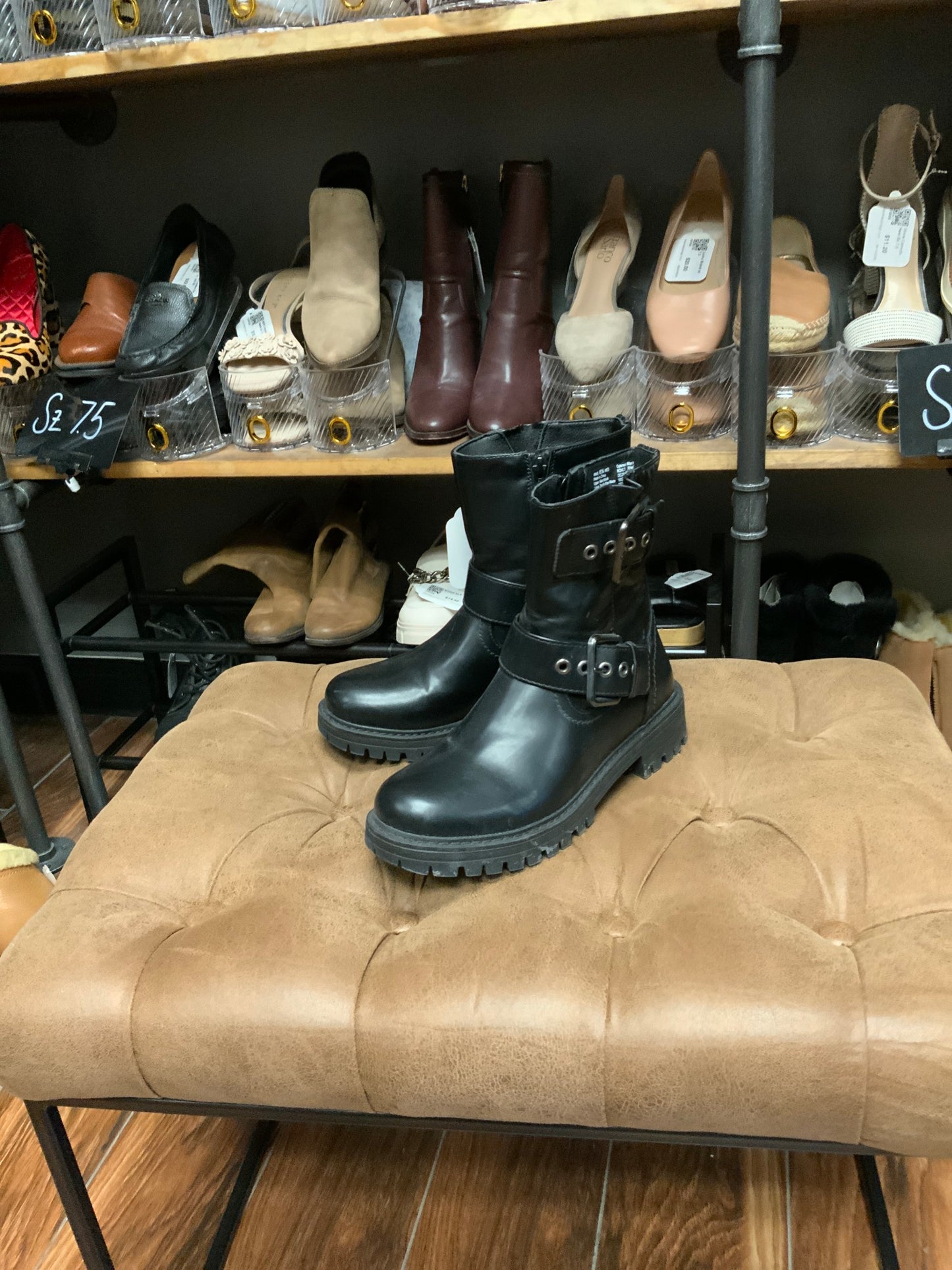 OS Boots Sz 6.5 Black