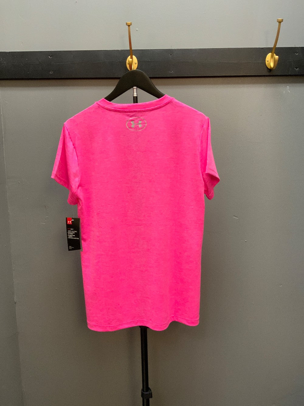 NWT Under Armour Top z L