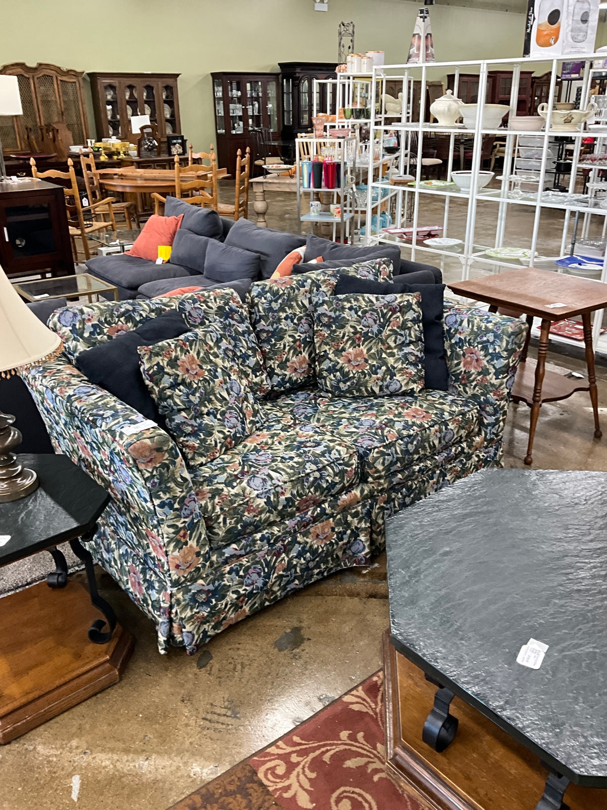 Rowe Floral Loveseat