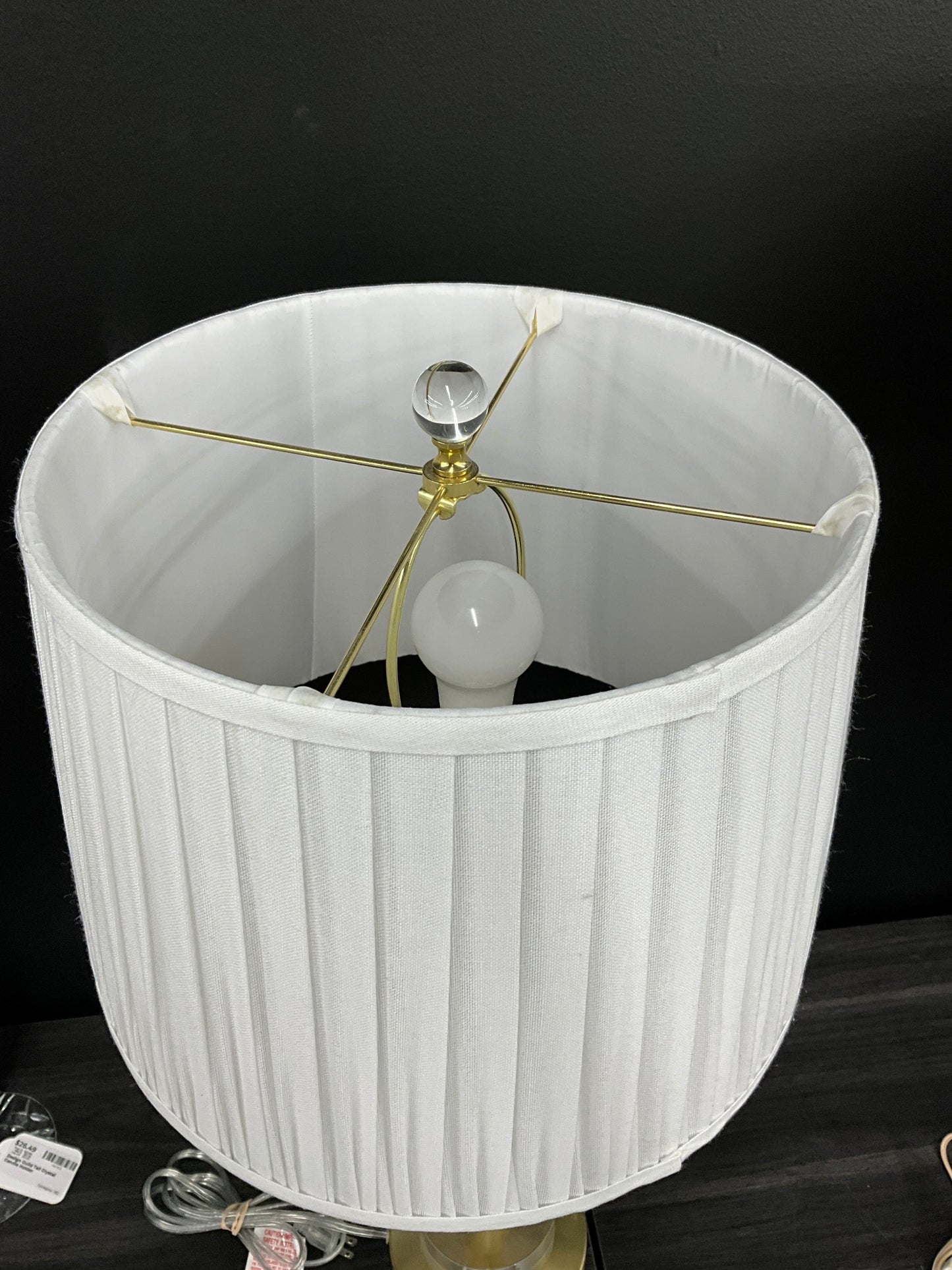 House of HamptonGold Metal Floral Table Lamp