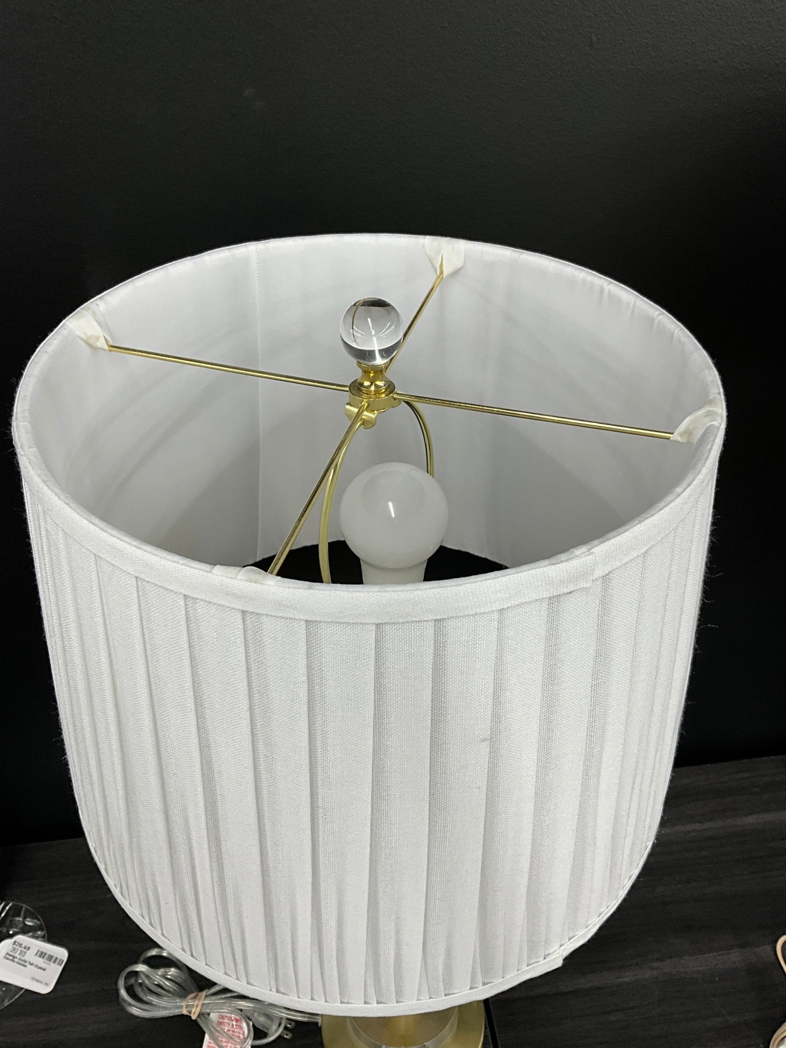 House of HamptonGold Metal Floral Table Lamp
