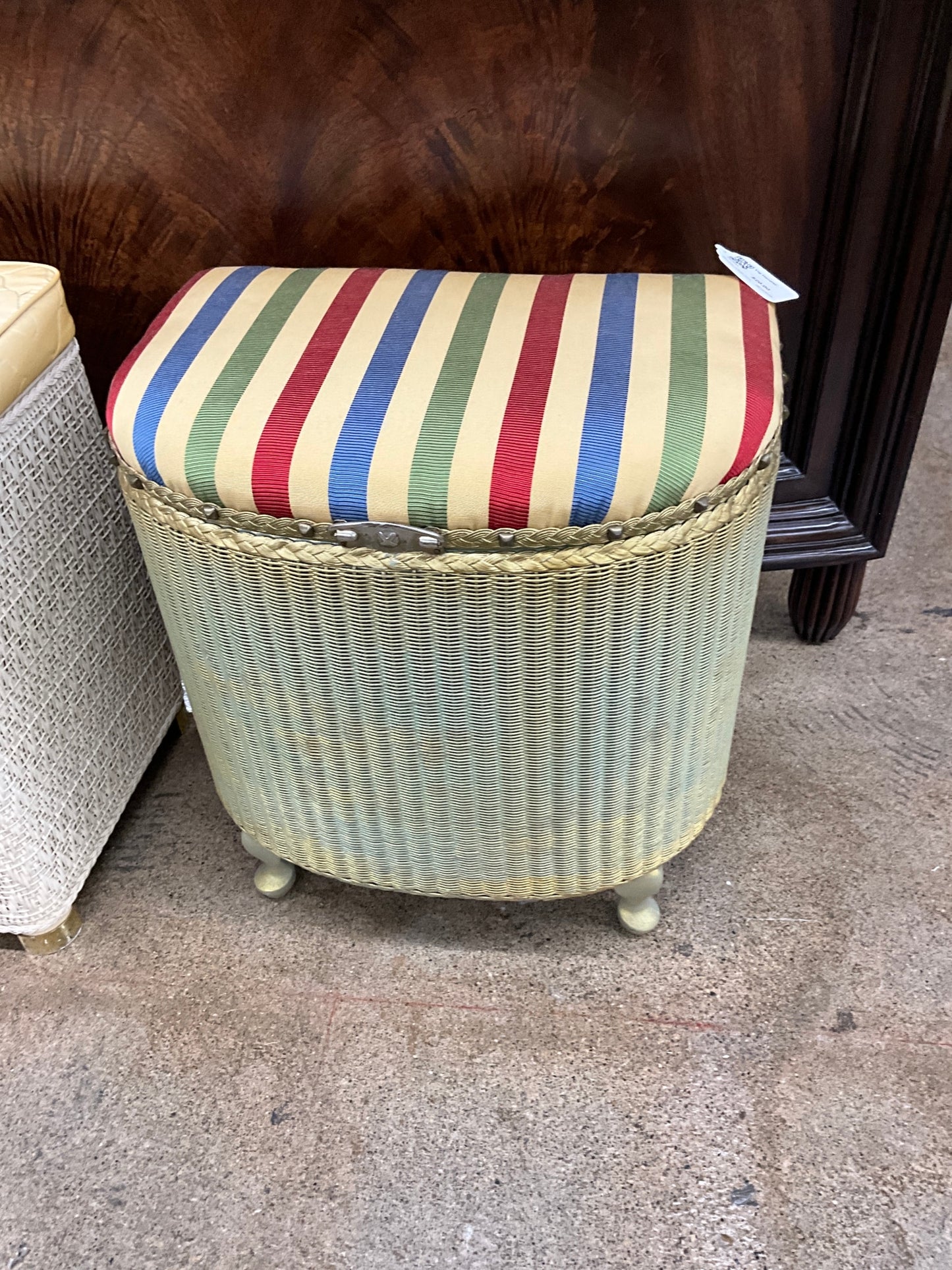Vtg Hamper