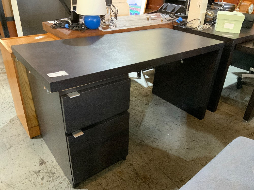 Black Desk