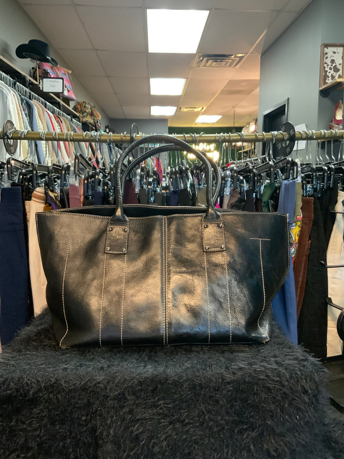Etienne Aigner Blk Shoulder Bag