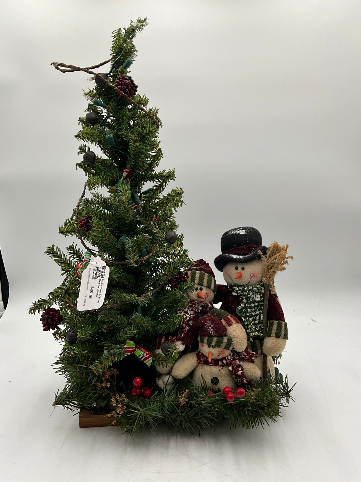 Snowmen & Tree Scene Decor