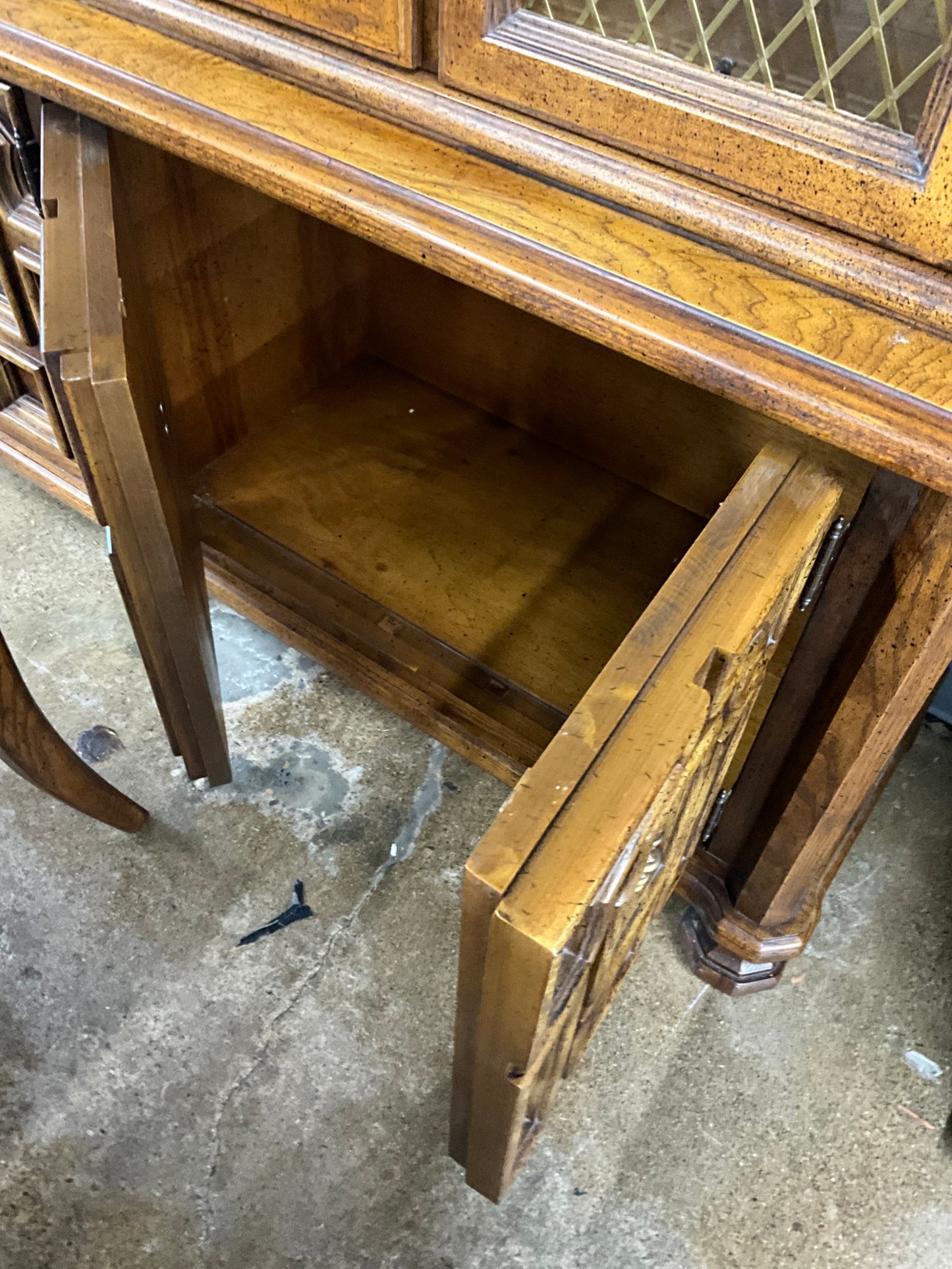 2-Pc Hutch