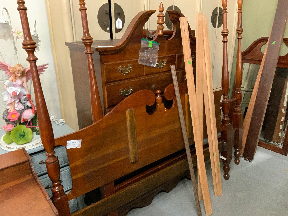 Queen Sz Dark Wood Bed Frame