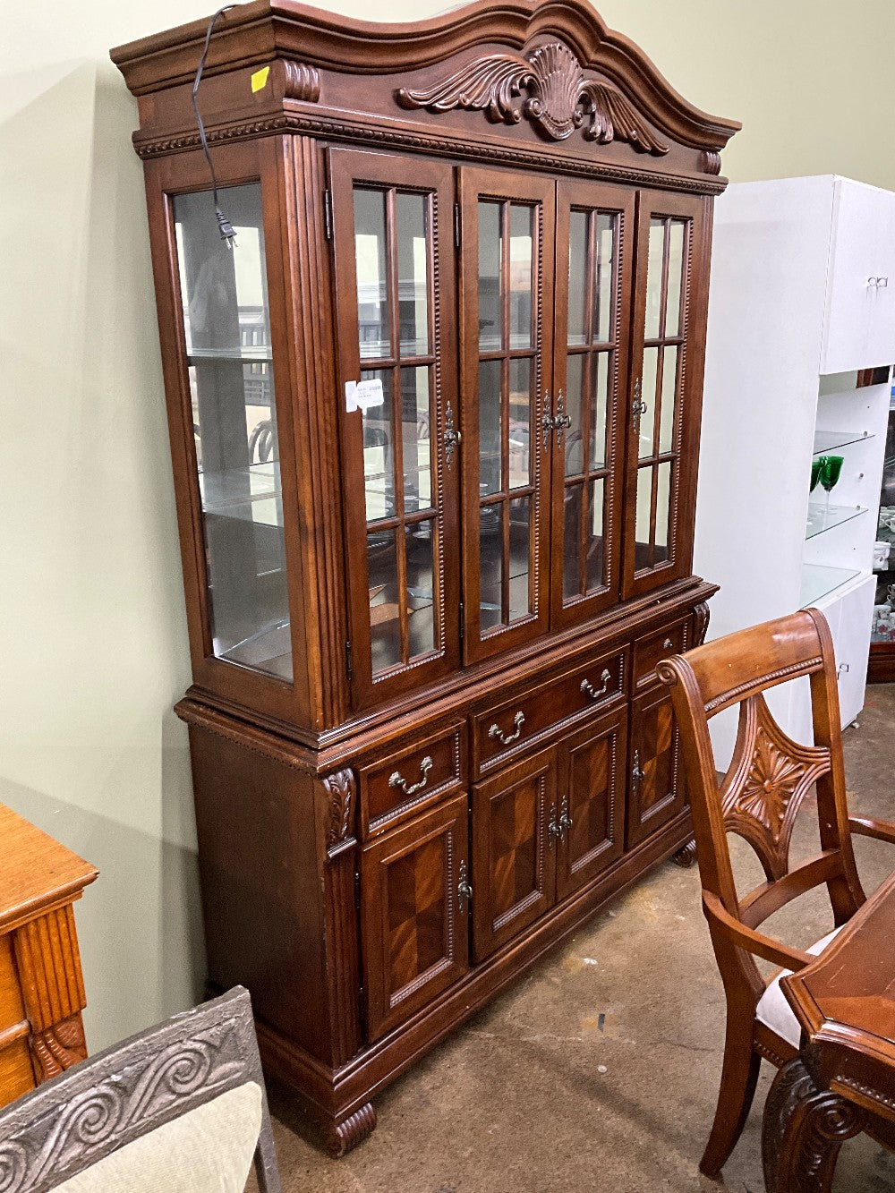 Hutch 2pc AS IS
