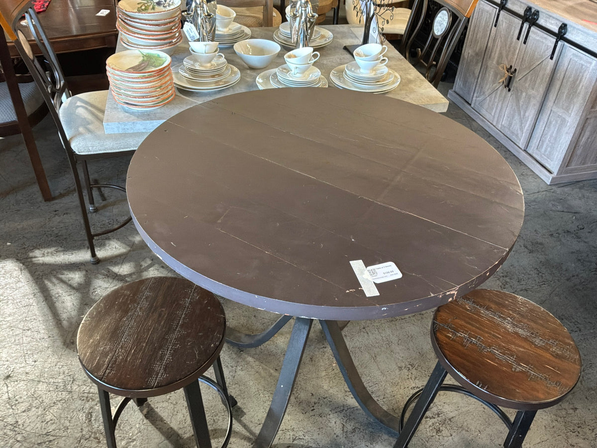 Table w/ 2 Stools