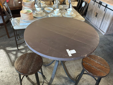 Table w/ 2 Stools