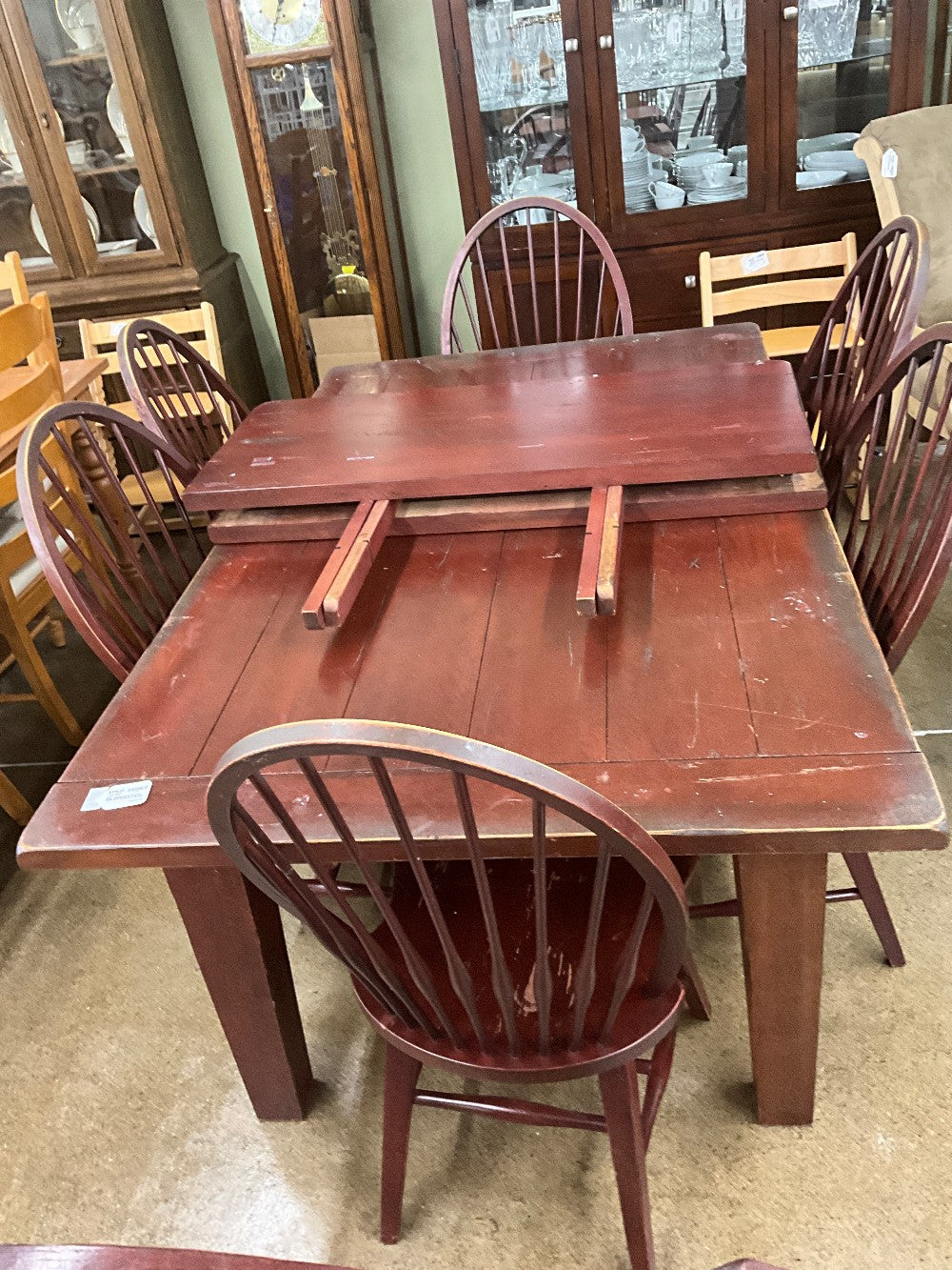 Attic Heirlooms By Broyhill Table W/6 Chairs & 2 Leaves